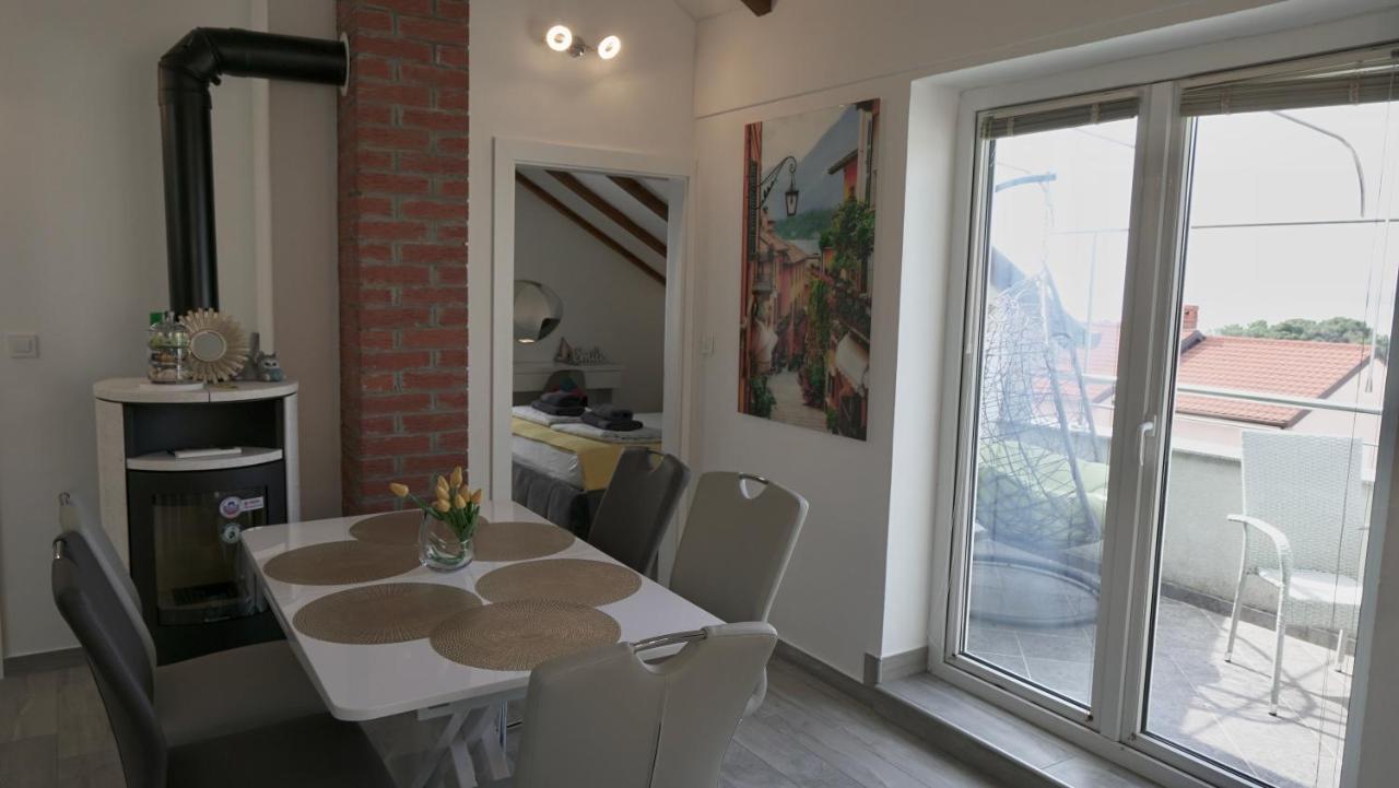 Apartments Bestak クルク エクステリア 写真