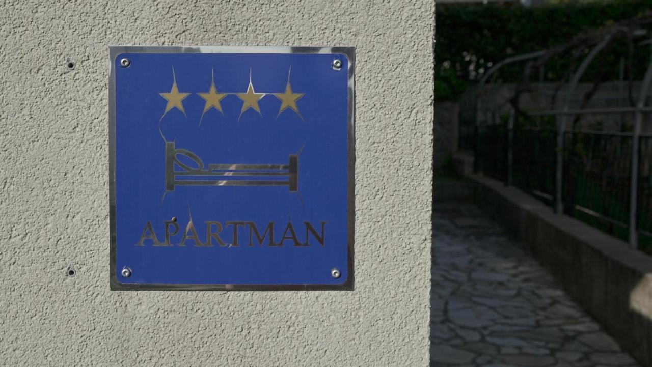 Apartments Bestak クルク エクステリア 写真