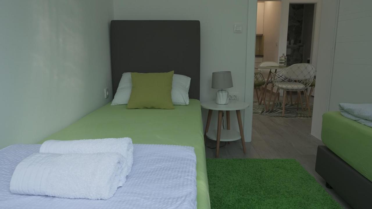 Apartments Bestak クルク エクステリア 写真