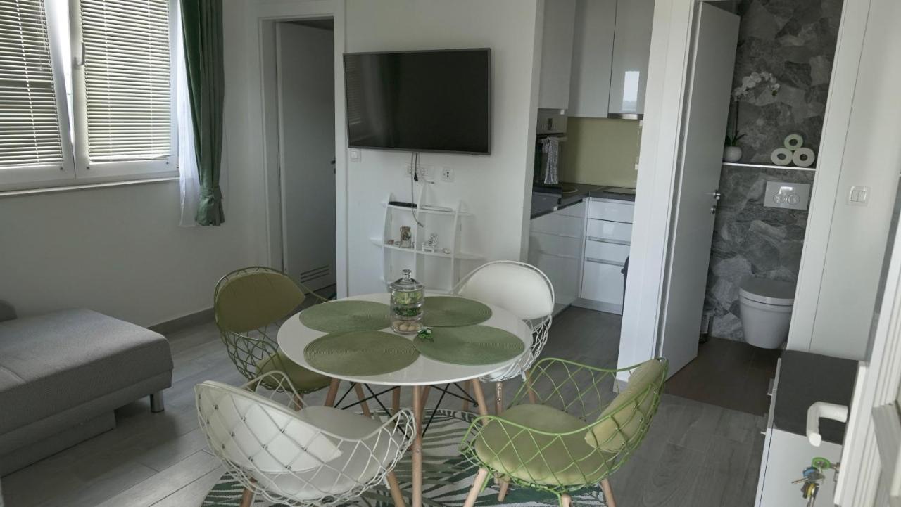 Apartments Bestak クルク エクステリア 写真