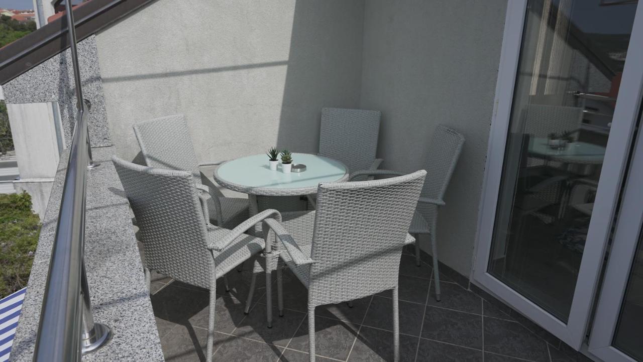 Apartments Bestak クルク エクステリア 写真