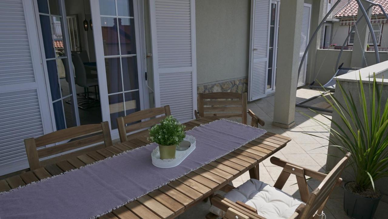 Apartments Bestak クルク エクステリア 写真