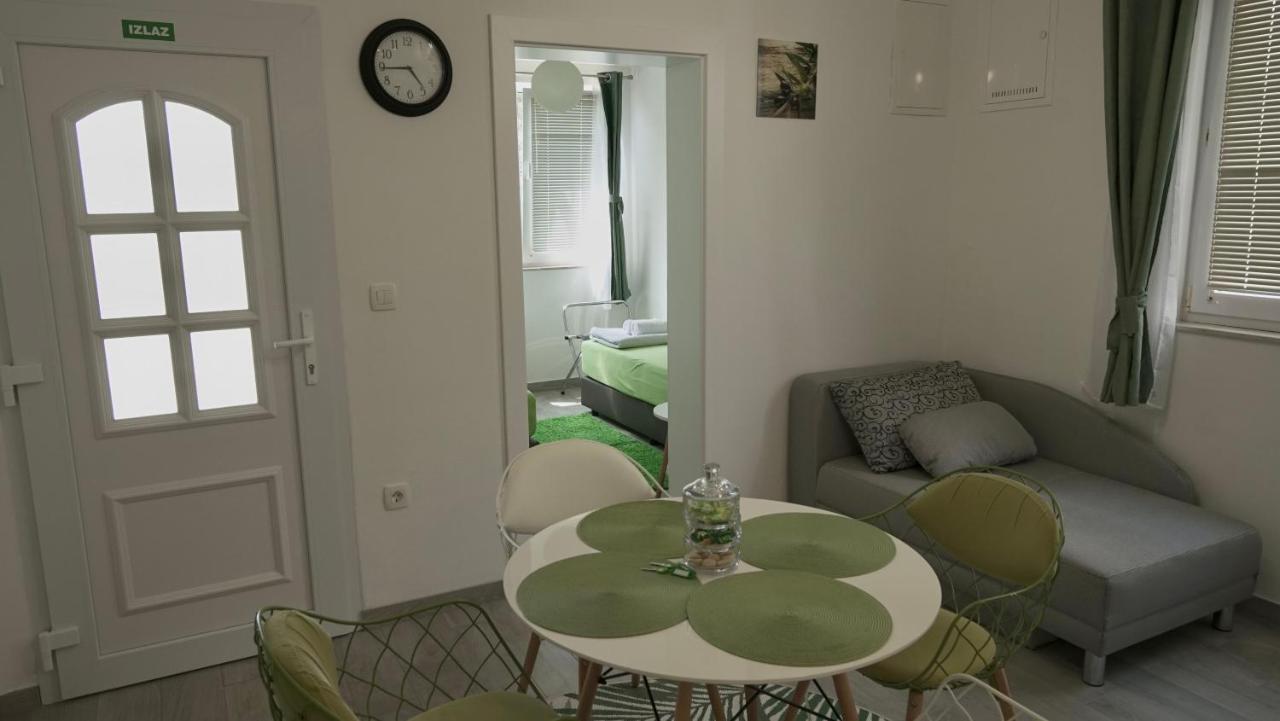 Apartments Bestak クルク エクステリア 写真