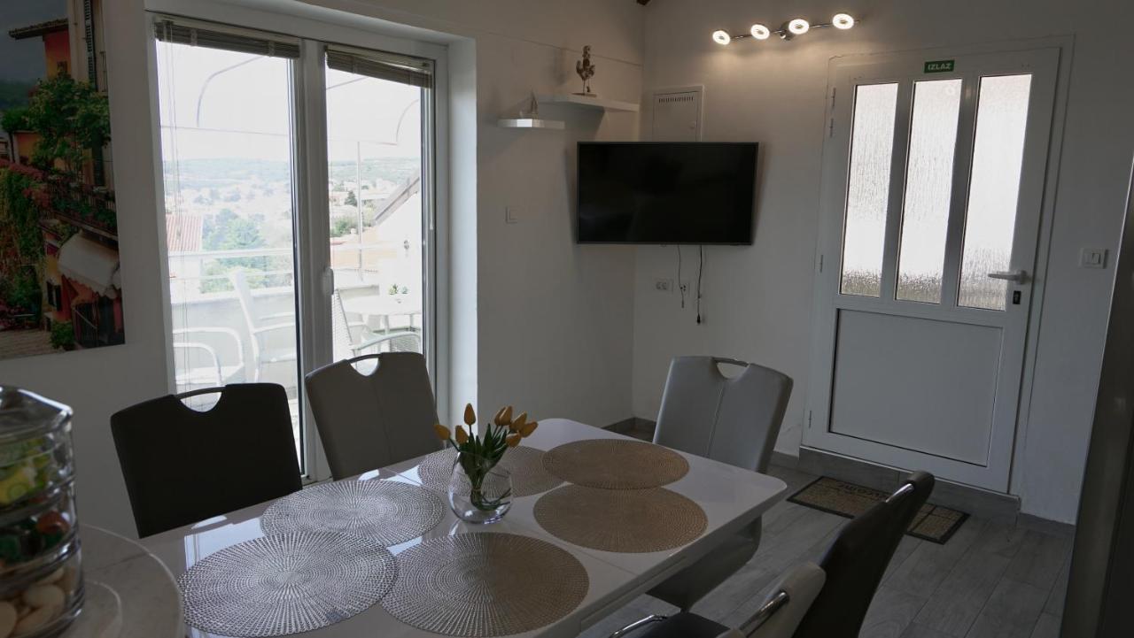 Apartments Bestak クルク エクステリア 写真