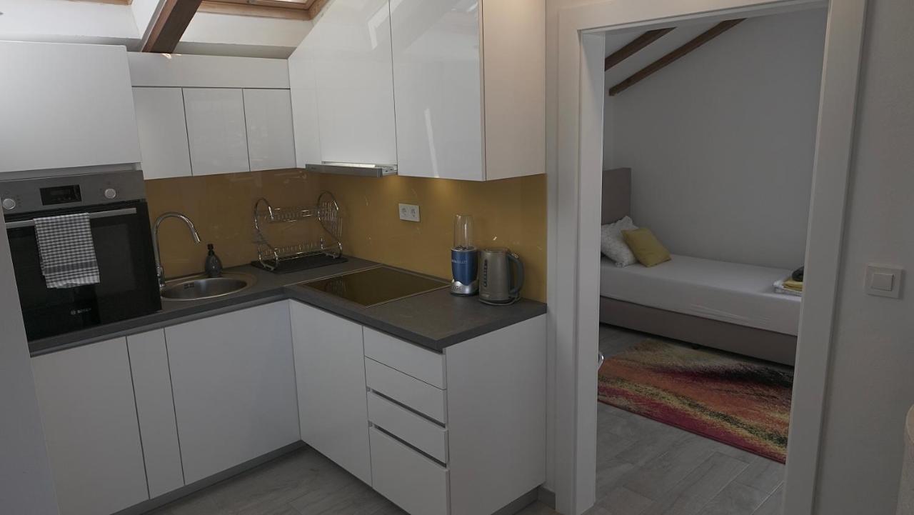 Apartments Bestak クルク エクステリア 写真