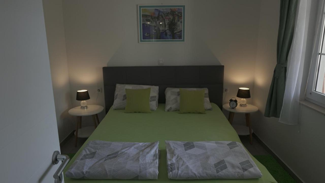 Apartments Bestak クルク エクステリア 写真